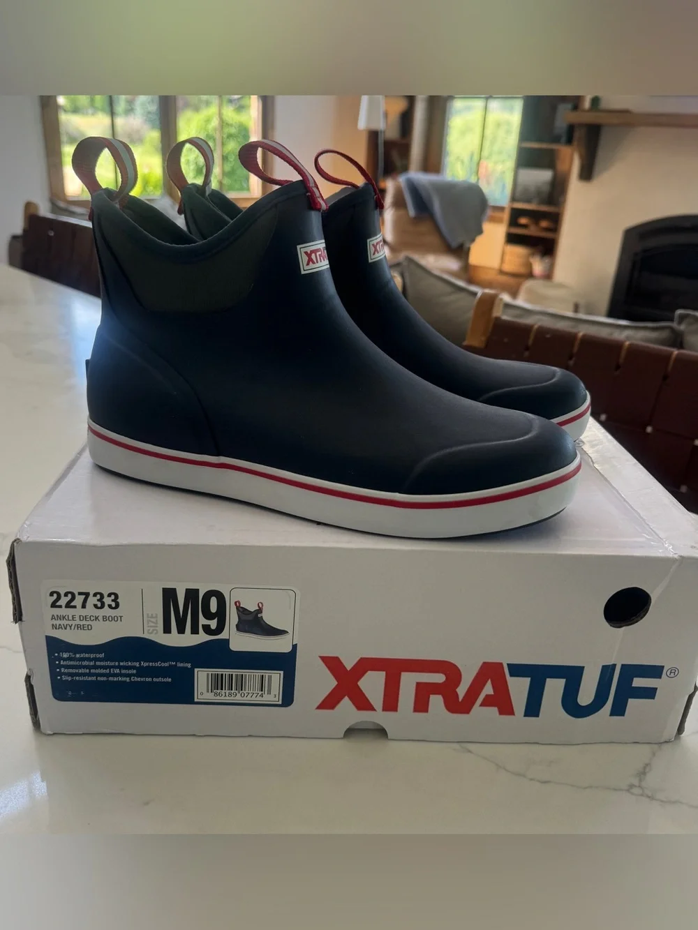 XTRATUF Men’s Navy/Red Ankle Deck Boot - M9